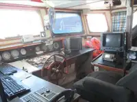 Tàu câu dài để bán