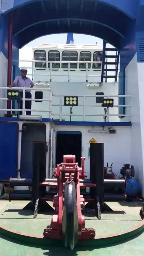 Tàu cung cấp để bán