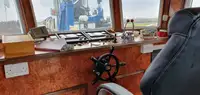 Tàu làm việc để bán