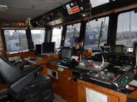 Tàu làm việc để bán