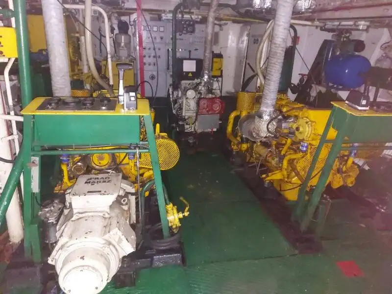 Tàu khảo sát để bán