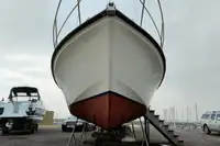 Tàu làm việc để bán