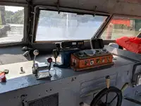 Tàu kéo lưới để bán