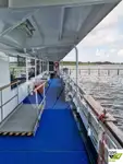 Tàu du lịch để bán