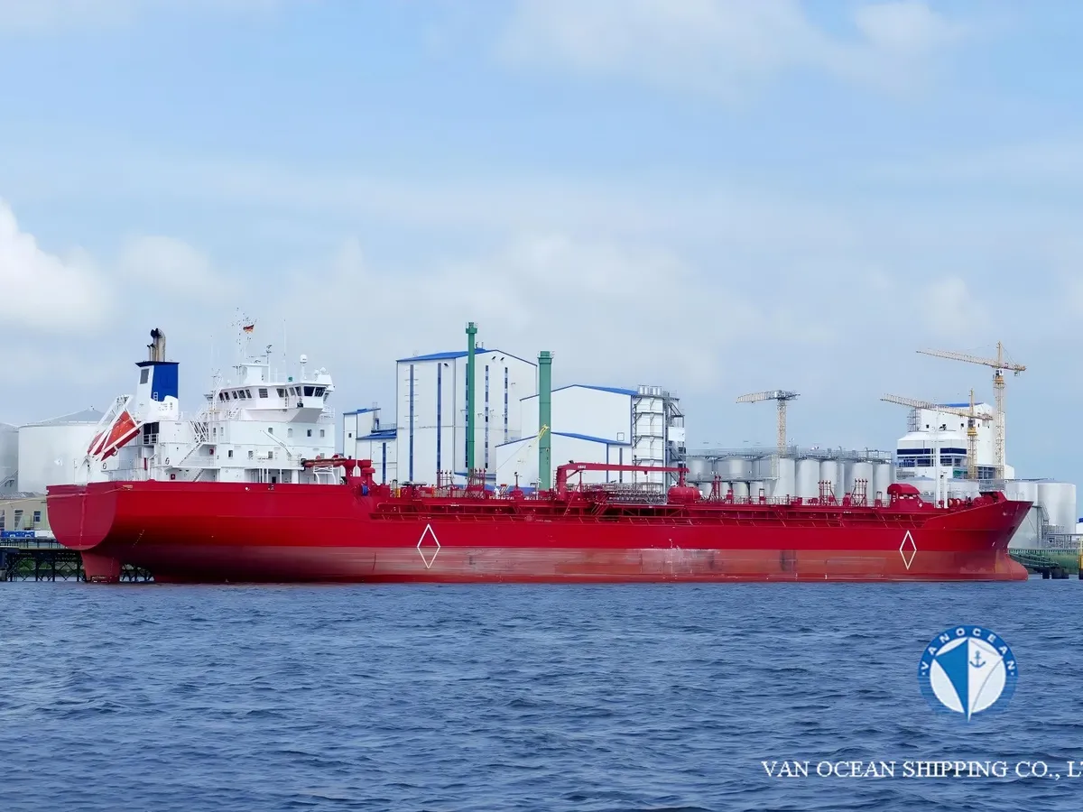 Tàu chở dầu/hóa chất để bán