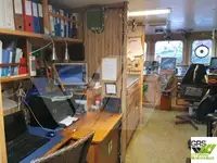 Tàu kéo để bán