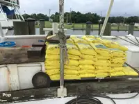 Tàu kéo lưới để bán