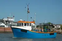 Thuyền làm việc rao bán