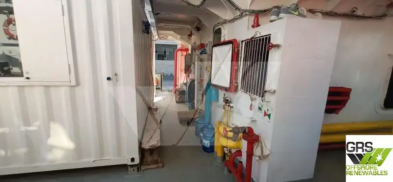 Tàu khảo sát để bán