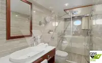 Tàu du lịch để bán