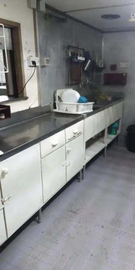 Tàu kéo để bán