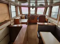 Tàu kéo để bán
