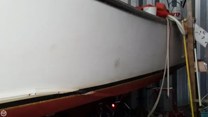 Tàu kéo lưới để bán