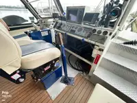 Tàu du lịch để bán