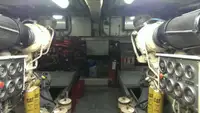 Tàu chở thủy thủ đoàn để bán