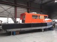 Tàu cứu hộ để bán