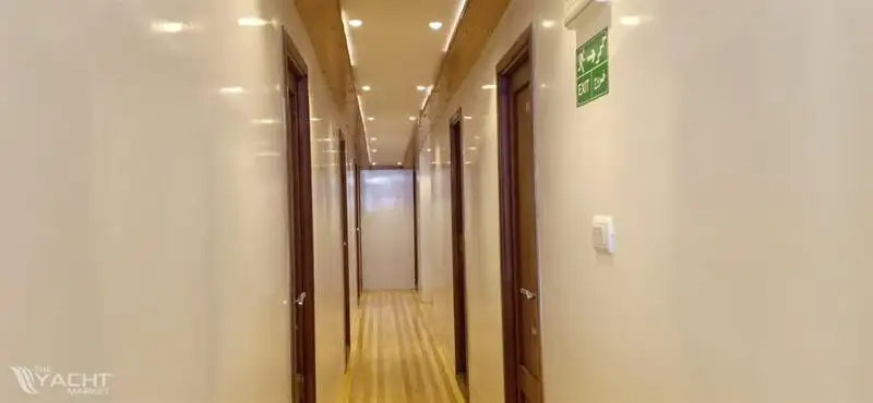 Tàu hỗ trợ lặn để bán