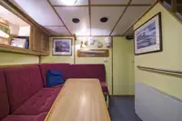 Tàu kéo để bán