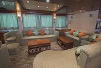 Tàu du lịch để bán