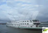 Tàu du lịch để bán