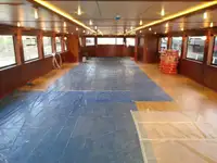 Tàu kéo để bán