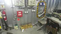 Tàu chở thủy thủ đoàn để bán