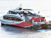 Tàu phà để bán