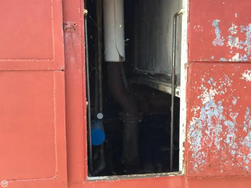 Tàu kéo để bán