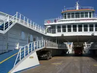 Tàu phà rao bán