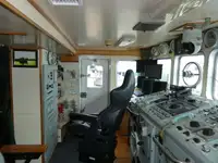 Tàu nghiên cứu để bán