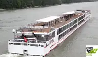 Tàu du lịch để bán