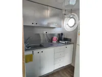 Tàu container để bán