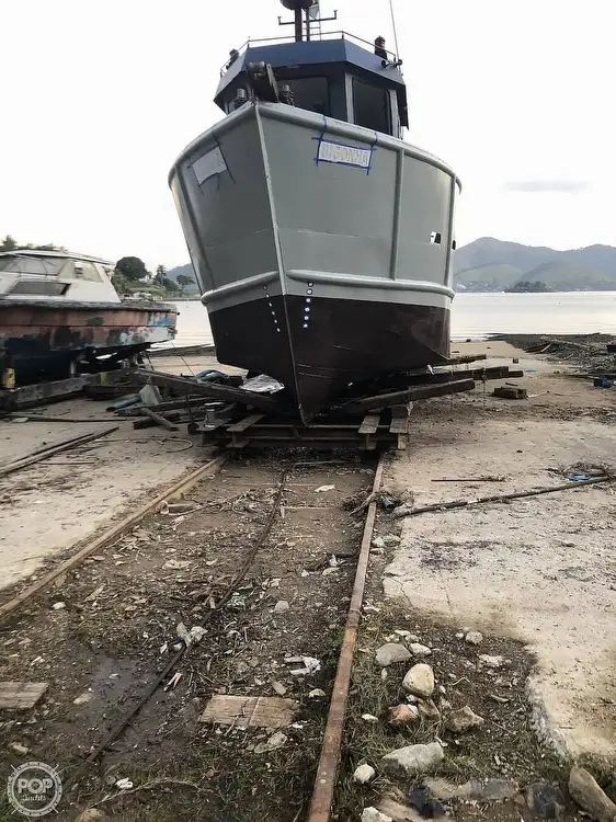 Tàu cung cấp để bán