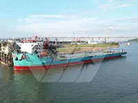 Tàu chở hàng khô để bán