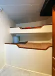Tàu chở thủy thủ đoàn để bán