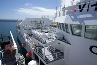 Tàu kéo lưới để bán
