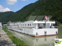 Tàu du lịch để bán