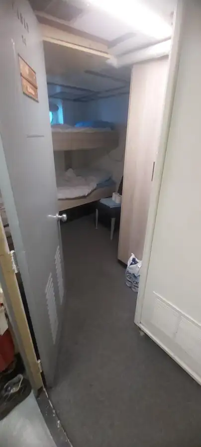 Tàu nghiên cứu để bán