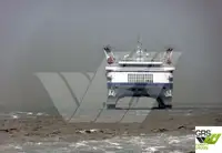Tàu du lịch để bán