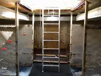 Tàu kéo lưới để bán