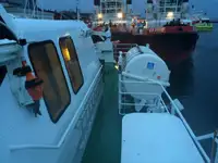 Tàu chở khách để bán