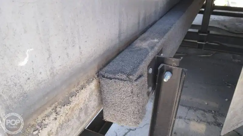 Tàu container để bán