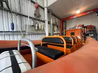 Tàu làm việc để bán