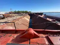 Tàu kéo để bán