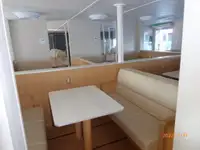 Tàu phà để bán
