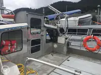 Tàu chở thủy thủ đoàn để bán