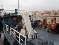 Tàu làm việc để bán