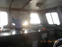 Tàu chở thủy thủ đoàn để bán