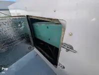 Tàu chở khách và hàng hóa để bán