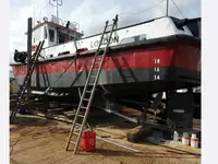 Tàu làm việc để bán